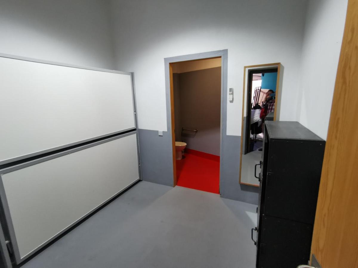 סביליה Traveller Box Hostel מראה חיצוני תמונה