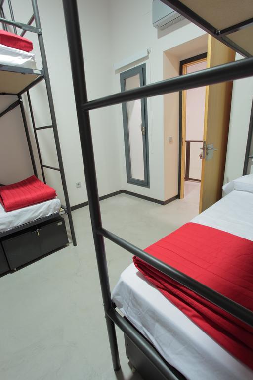 סביליה Traveller Box Hostel מראה חיצוני תמונה