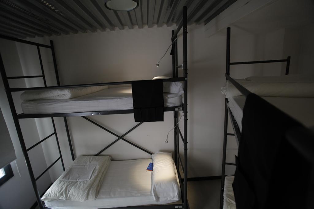 סביליה Traveller Box Hostel מראה חיצוני תמונה
