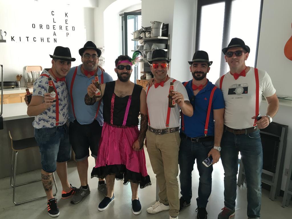 סביליה Traveller Box Hostel מראה חיצוני תמונה